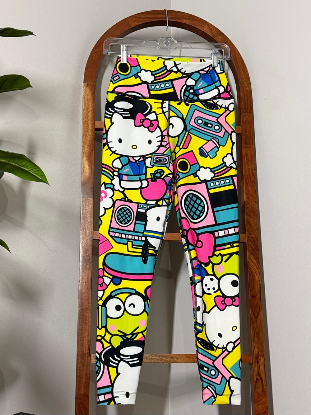 Zumba x Hello Kitty and Friends SMALL Printed Ankle Leggings NEW